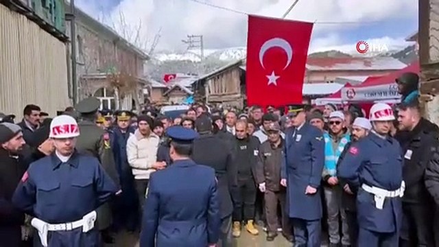Şehit oğlunu son yolculuğuna uğurlayan baba: Asker oğlum vatana helal olsun