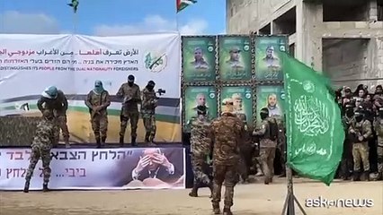Hamas libera altri tre ostaggi, ultimo scambio con Israele