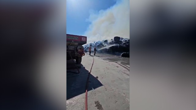 Aydın'da kağıt fabrikasında yangın: Müdahale sürüyor