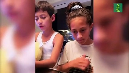 Max y Emme le cantan a JLo