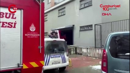İstanbul'da yıldırım paniği: 13 katlı binanın çatısına düştü!