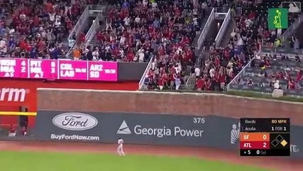 El jonrrón #40 de Ronald Acuña en el juego de los Bravos