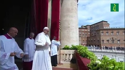 Papa Francisco auxiliado por bomberos tras quedar bloqueado en ascensor