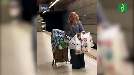 La soprano que canta arias de Puccini en el Metro de Los Ángeles