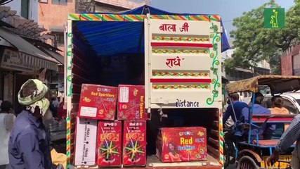 Una nube de pérdidas ahoga a vendedores de petardos durante la Navidad hindú