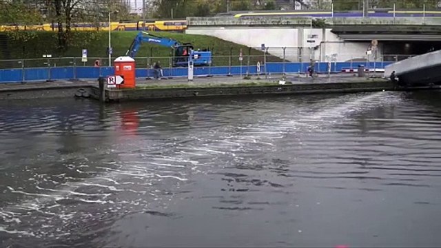 Burbujas para retirar los plásticos del agua