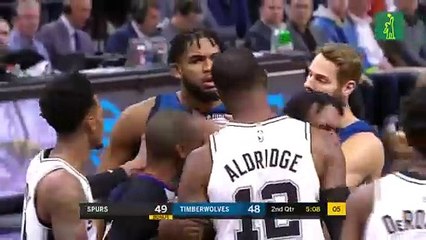 Karl-Anthony Towns  protagoniza intercambio de palabras con Rudy Gay