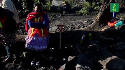 Sobrevivientes en Guatemala buscan contrarreloj restos de víctimas de volcán