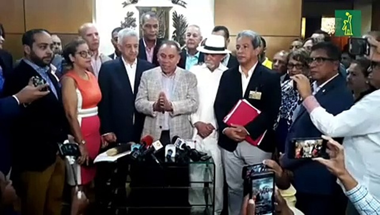 Inscriben candidatura presidencial de Leonel Fernández en la JCE