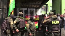 Policía retomará calles bolivianas tras la renuncia de su comandante