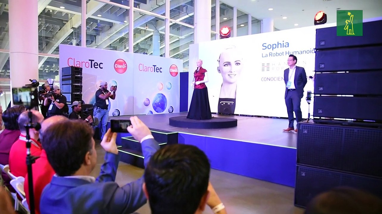 Sophia quiere una cadera móvil y un vestido para bailar bachata