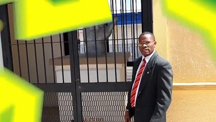 Quitan estatua de Juan Pablo Duarte en parque de Salcedo