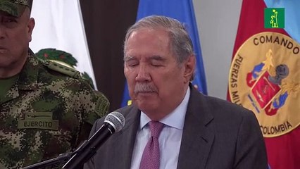 Renuncia ministro Defensa de Colombia tras escándalo por masacre de 8 menores