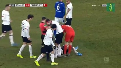 Patada brutal en partido de fútbol