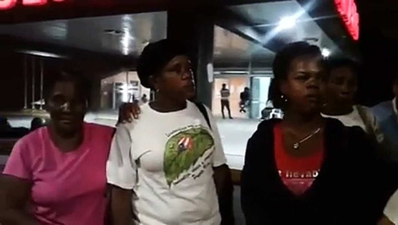 Desalojan violentamente a campesinos que pernoc...
