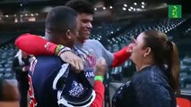 Juan Soto festeja con su familia la victoria de los Nationals