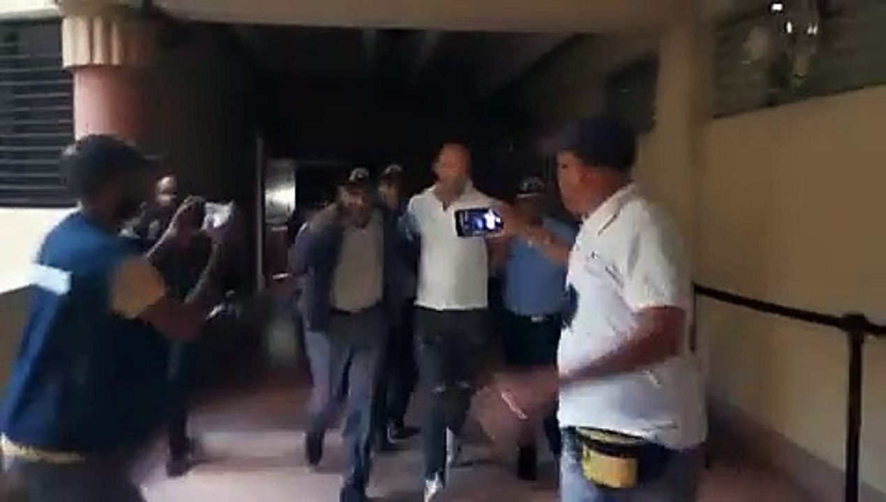 Ambiorix Nepomuseno es traslado a la carcelita del Palacio de Justicia