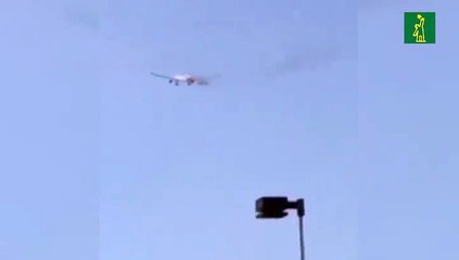 Un avión con 347 pasajeros sufre un incendio en un motor poco después de despegar