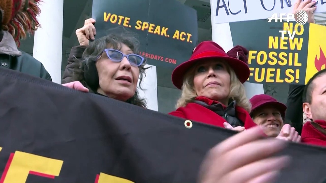 Arrestan a la actriz Lily Tomlin en protesta por el clima con Jane Fonda