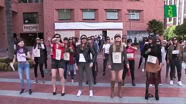 Periodistas colombianas replican coreografía de Un violador en tu camino