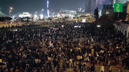 Miles de hongkoneses conmemoran el medio año de protestas prodemocráticas