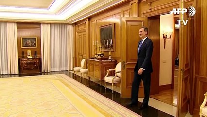 Sánchez recibe encargo de formar gobierno en España, pero deberá seguir negociando