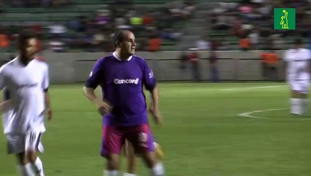 Partido de leyendas en México lleva de vuelta a Ronaldinho