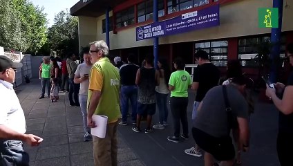 Chilenos se expresan en urnas sobre nueva Constitución y agenda social