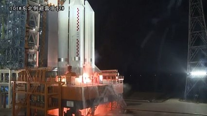 China lanza cohete Larga Marcha-5, etapa crucial para misión en Marte