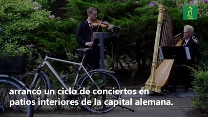 "Si el público no puede venir, nosotros iremos a él", la Staatskapelle arranca en patios de Berlín