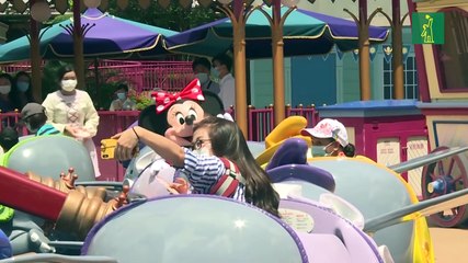Selfies con distanciamiento social: Disneyland Hong Kong reabre a visitantes