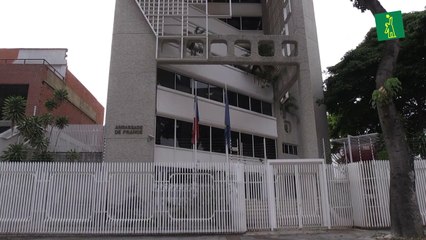 Francia desmiente que Guaidó esté refugiado en su embajada en Caracas