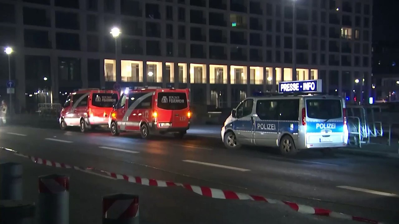 Suspect in stabbing at Berlin's Holocaust Memorial is Syrian refugee, police say