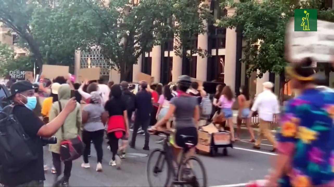 Manifestantes y curiosos confluyen cerca de Casa Blanca en nueva jornada de protestas