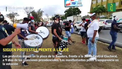 Siguen las protestas frente a la Junta Central Electoral