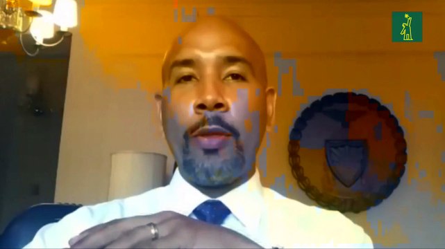 Alcalde de El Bronx llama payaso a Trump e invita a los latinos a vengarse en las urnas