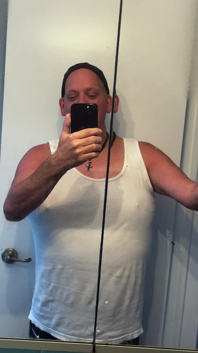 February 22 2025 This is my weight loss update video in 2019 I give up all fast food after my mom passed away I walk and swim in the Florida heat right now 196 and I keep losing Shawn 50 here in Dunedin Florida and I will never give up