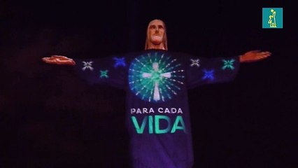 El Cristo Redentor vuelve a iluminarse en homenaje a las víctimas de COVID-19