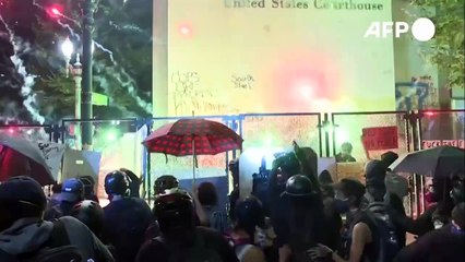 Choques con la policía en en nuevas protestas contra agentes federales de EEUU