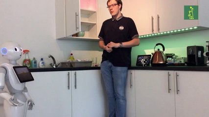 En Escocia programan robots para asistir a personas aisladas