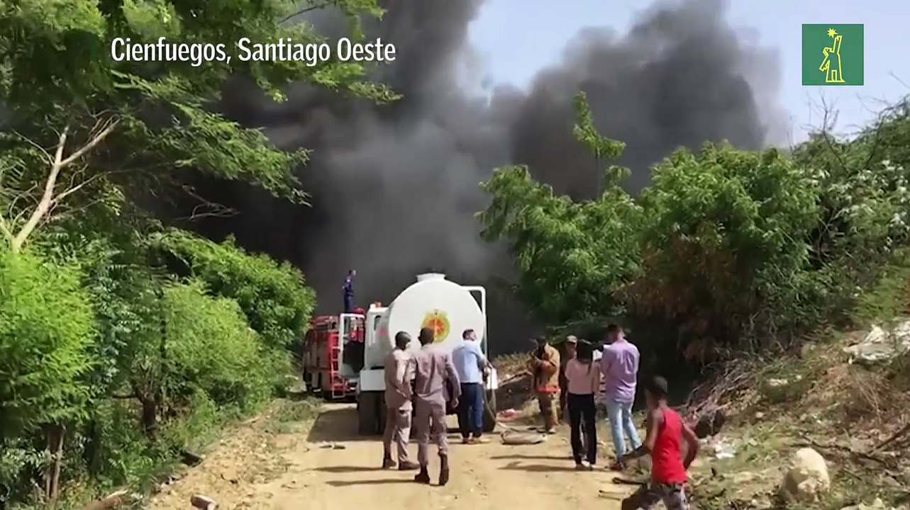 Reportan fuego en un depósito de plástico en Santiago Oeste