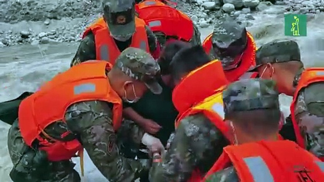 Aumentan a 82 los fallecidos por el terremoto en el centro de China