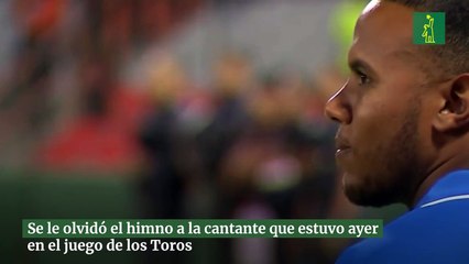 Se le olvidó el himno a la cantante que estuvo ayer en el juego de los Toros