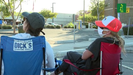 Gente armada vigila urnas en Arizona al extenderse la desconfianza para los comicios en EEUU