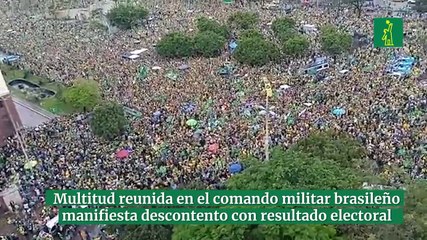 Multitud reunida en el comando militar brasileño manifiesta descontento con resultado electoral