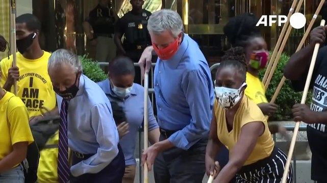 Nueva York pinta el eslogan Black Lives Matter frente a la Trump Tower