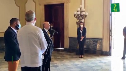 Hipólito dice a peledeístas en el Palacio Nacional: “E' pa' fuera que van