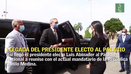 Luis Abinader y Danilo Medina inician reunión en el Palacio Nacional
