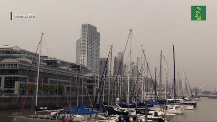 Buenos Aires se cubre con humo de incendios en delta del Paraná