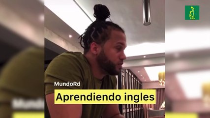 El Alfa aprendiendo inglés